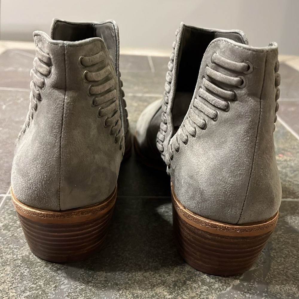 Vince Camuto Gray Pevista Suede Booties Size 9 1/2. - Picture 7 of 8